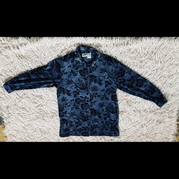 Button Up Top - Picture 2 of 3